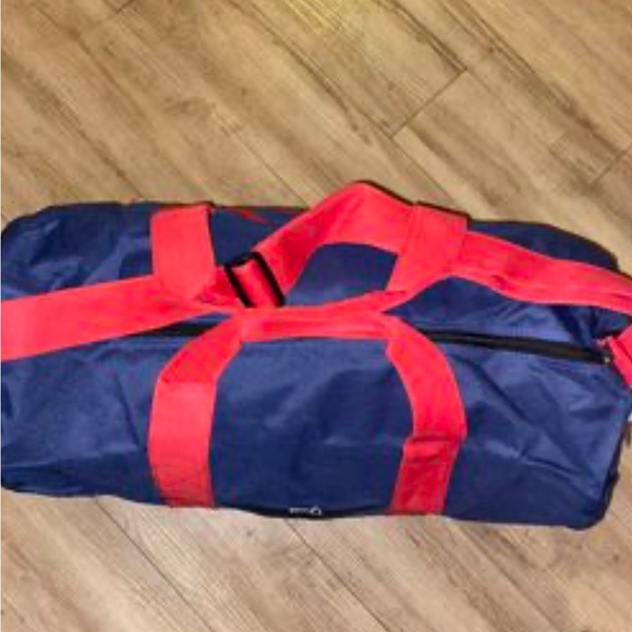 Officially Licensed MLB Boston Braves Duffle Bag - Picture 4 of 11